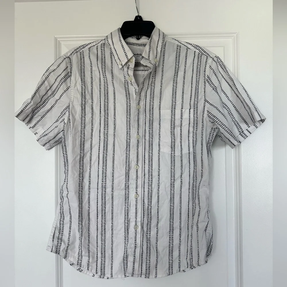 Goodfellow & co men’s collared button down shirt - medium - Picture 1 of 3